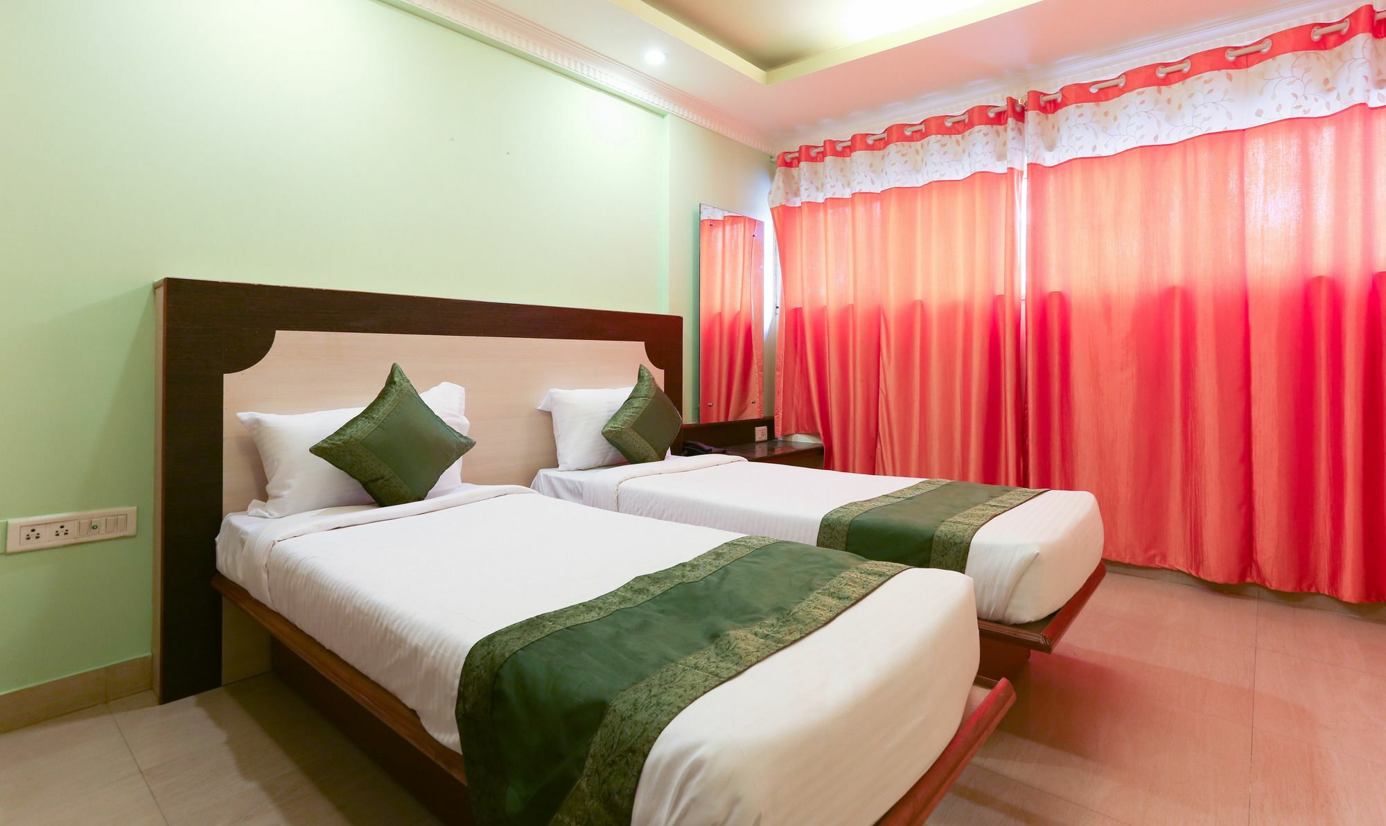 Hotel Treebo Trip Grand Regency Bengaluru Zewnętrze zdjęcie