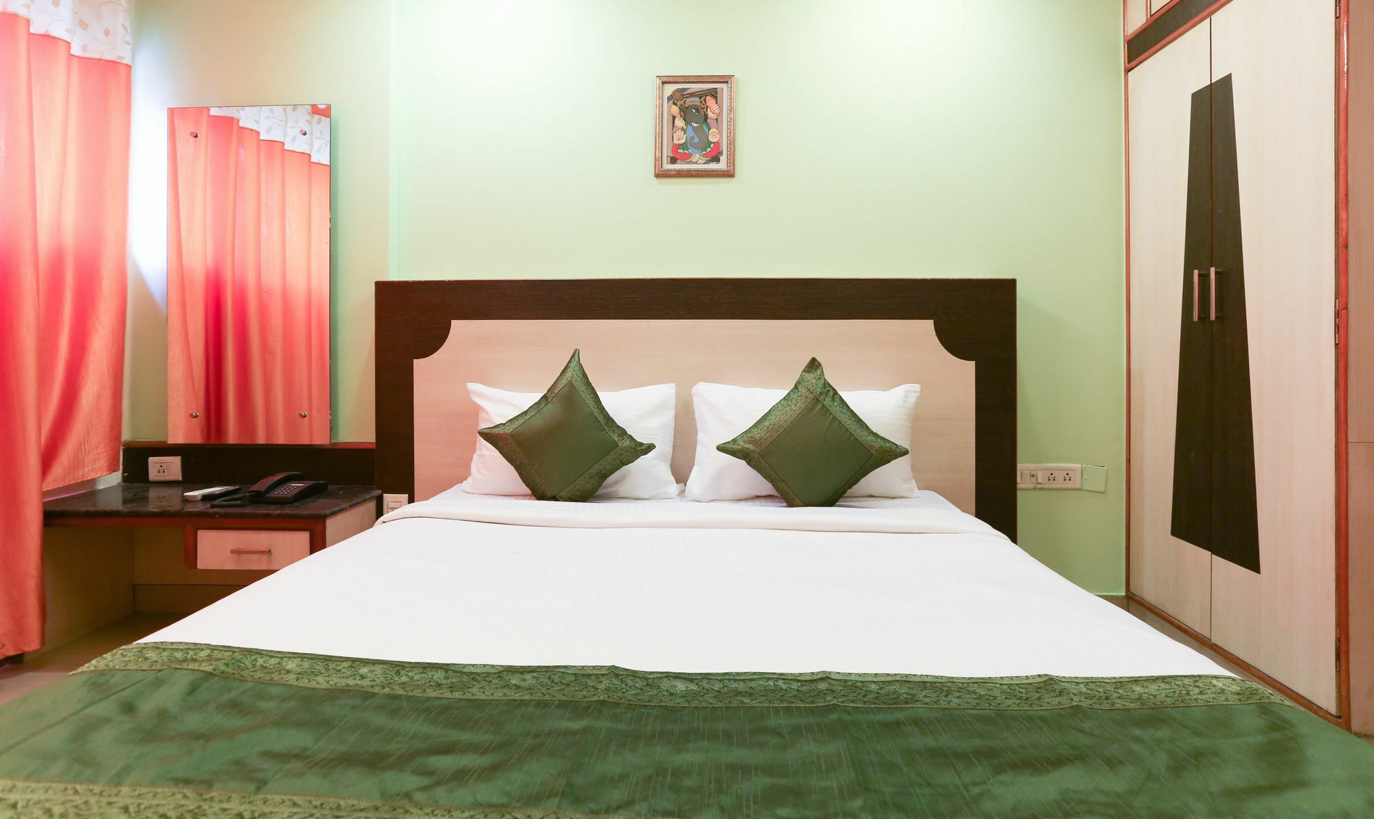 Hotel Treebo Trip Grand Regency Bengaluru Zewnętrze zdjęcie